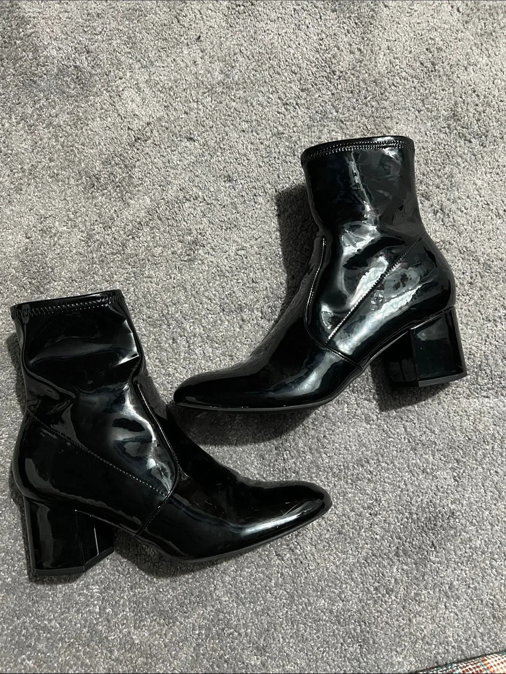 Unisa Faux Patent Leather bootie Sz 9